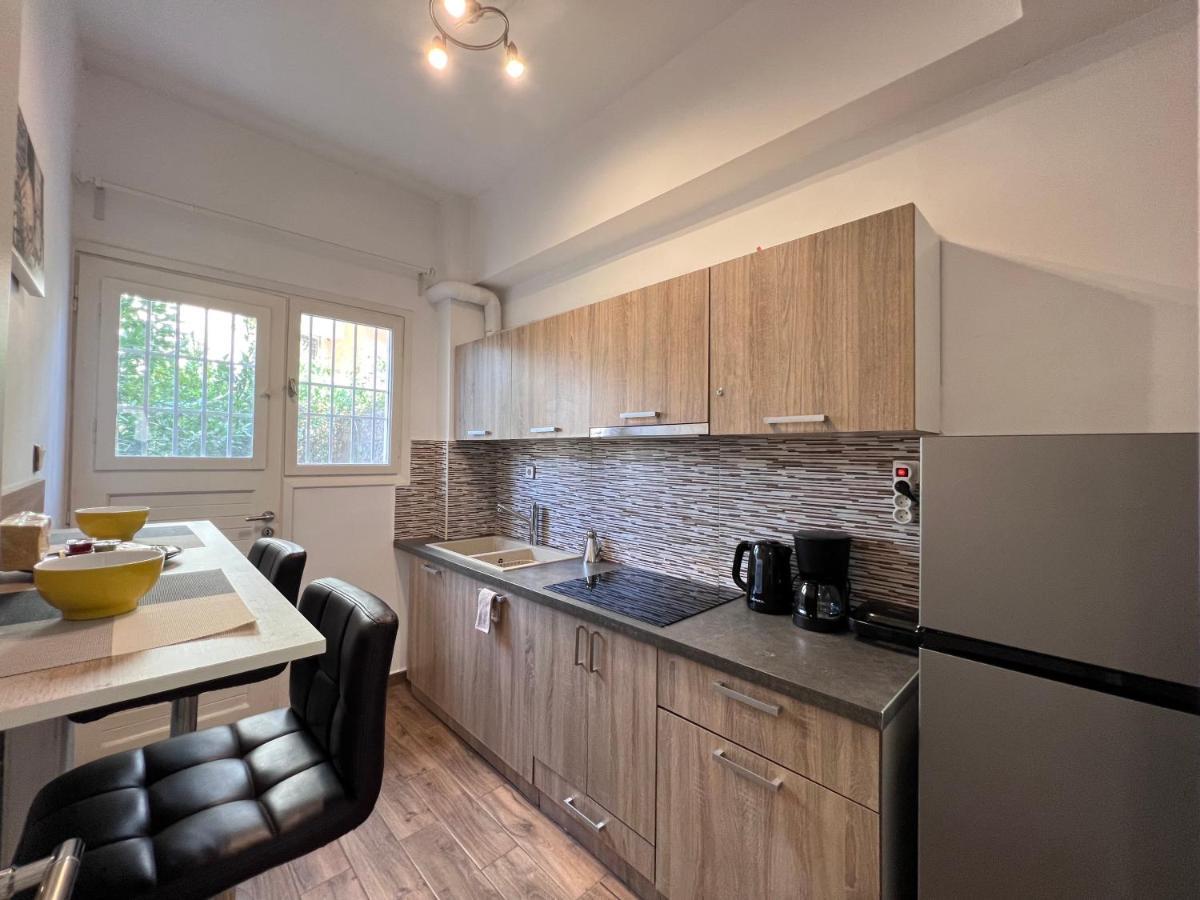 Modern & Cozy 51Sqm Apt In Thisseio Atenas Exterior foto