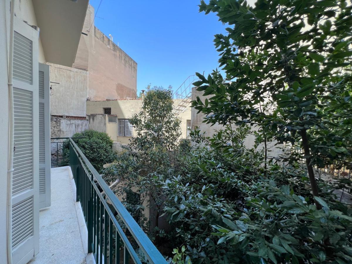 Modern & Cozy 51Sqm Apt In Thisseio Atenas Exterior foto