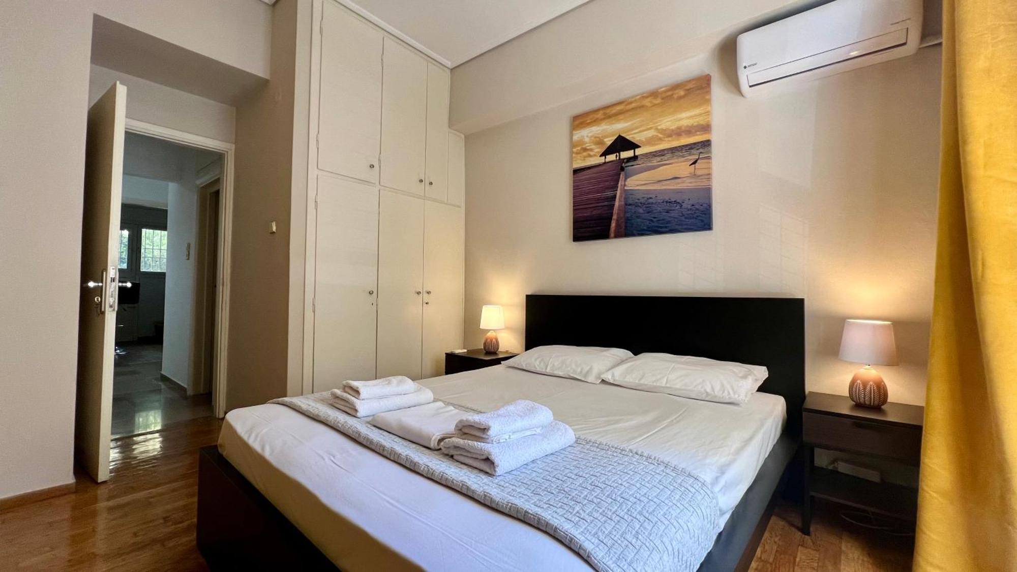 Modern & Cozy 51Sqm Apt In Thisseio Atenas Exterior foto